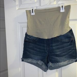 Maternity shorts